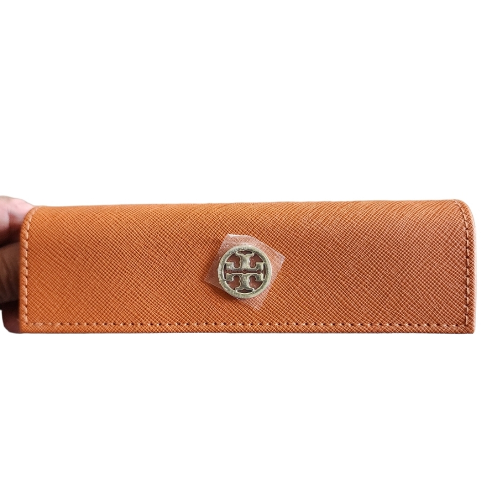 Preowned Tory Burch Reading Glasses Holder.